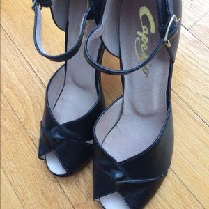 CAPEZIO Caberet Professional Character Shoe